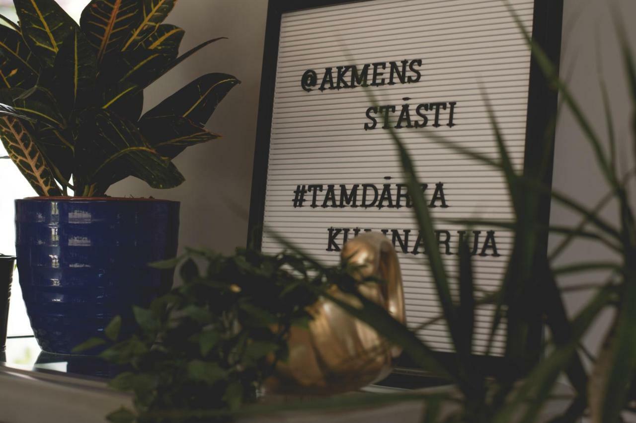 Akmens Stasti / Stone Stories Hotel Kaltene Eksteriør billede